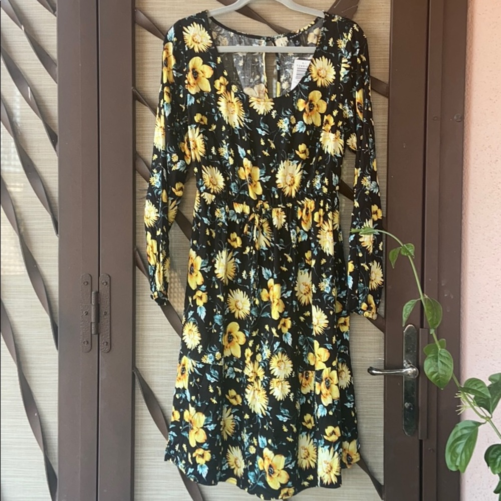 NWT Torrid Black & Yellow 🌺 Floral Dress - Picture 9 of 16